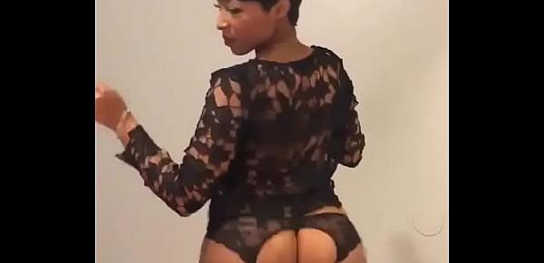  Roxy Reynolds twerking